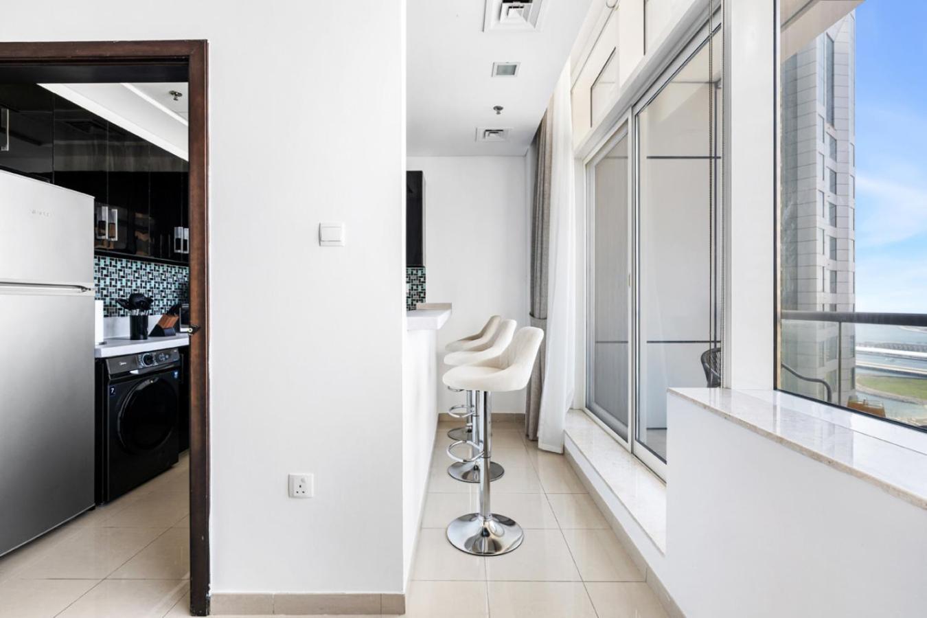 Marina 2BR with 31st-Floor Ocean View