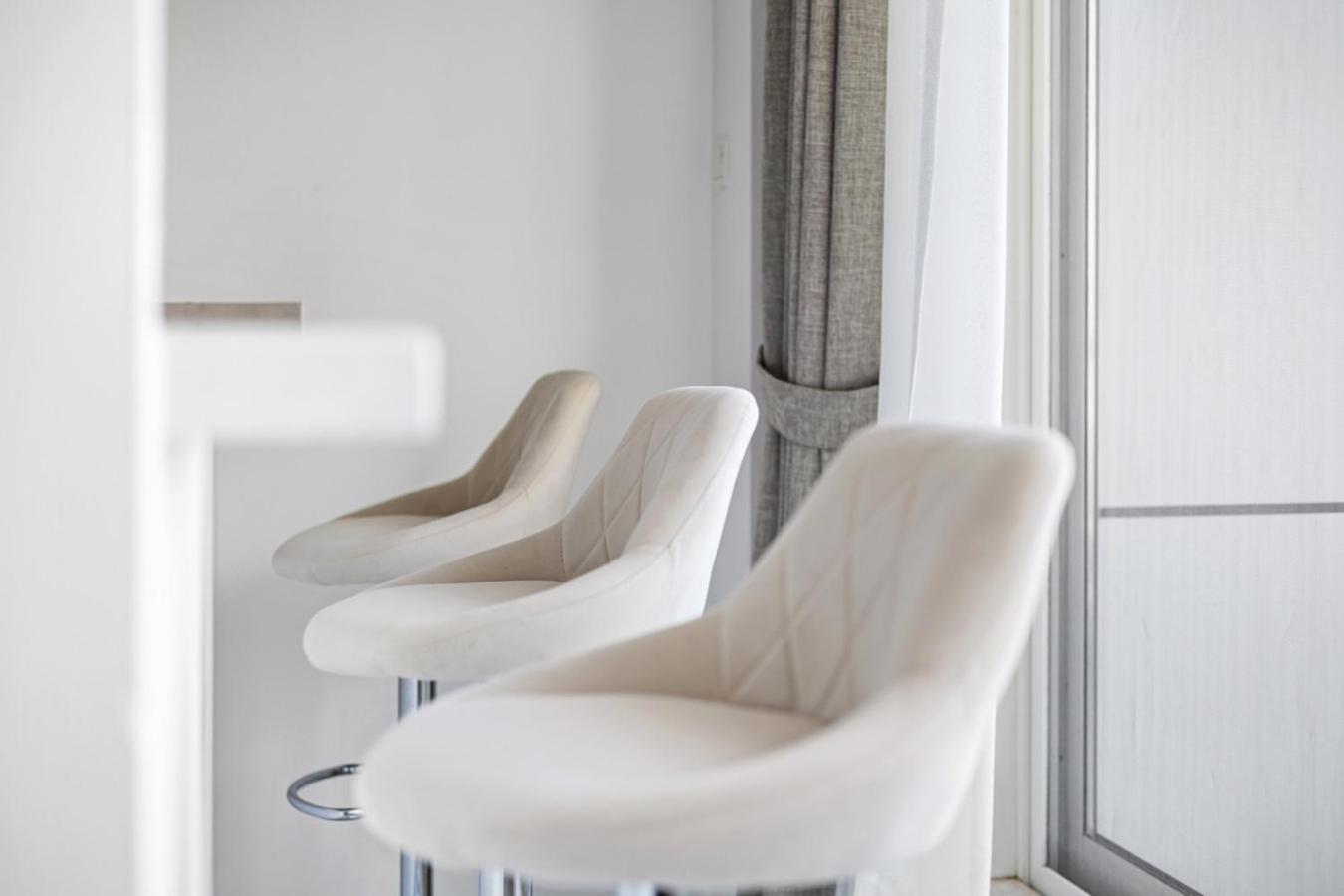 Marina 2BR with 31st-Floor Ocean View