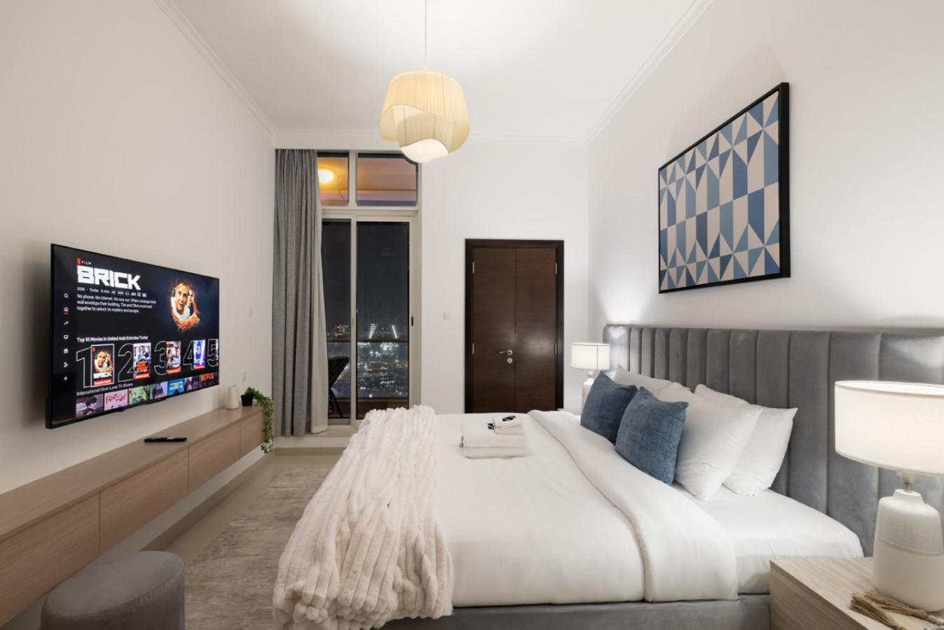 Marina 2BR with 31st-Floor Ocean View