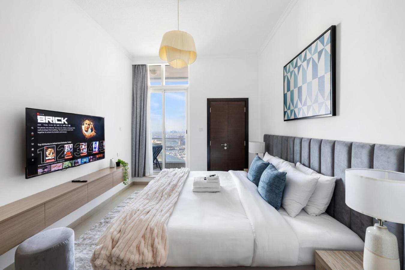 Marina 2BR with 31st-Floor Ocean View