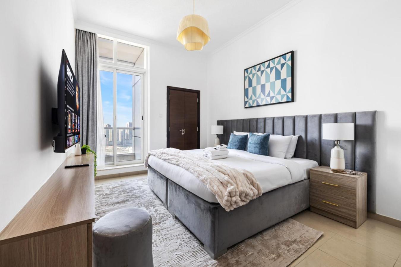 Marina 2BR with 31st-Floor Ocean View