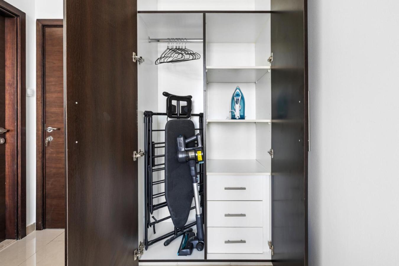 Marina 2BR with 31st-Floor Ocean View