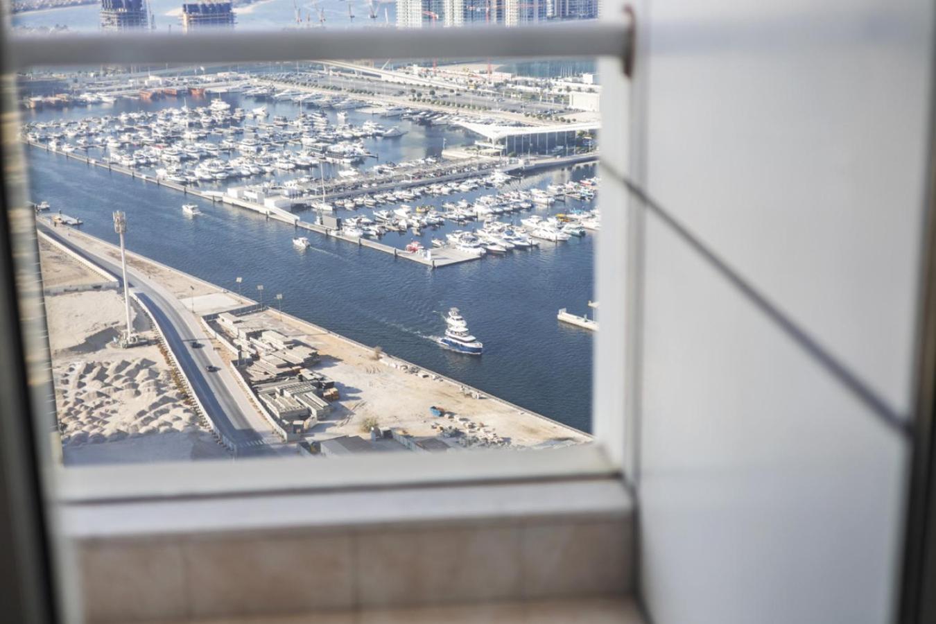 Marina 2BR with 31st-Floor Ocean View