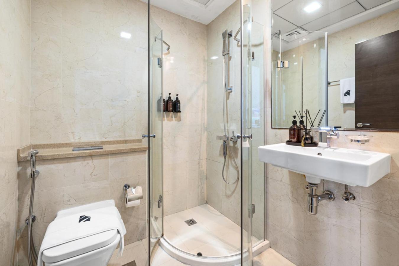 Marina 2BR with 31st-Floor Ocean View