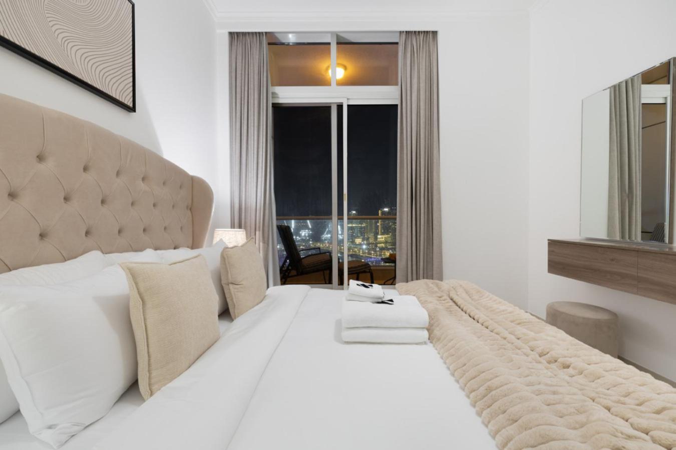 Marina 2BR with 31st-Floor Ocean View