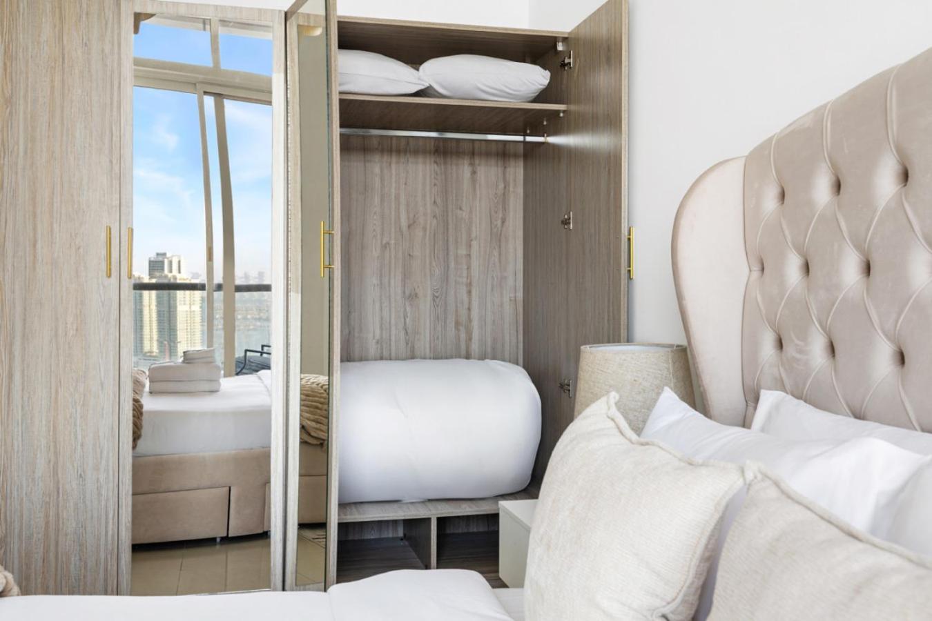 Marina 2BR with 31st-Floor Ocean View
