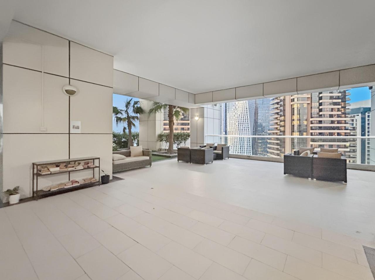 Marina 2BR with 31st-Floor Ocean View