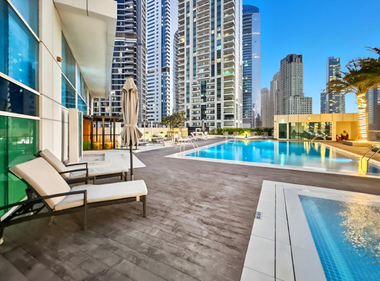 Marina 2BR with 31st-Floor Ocean View