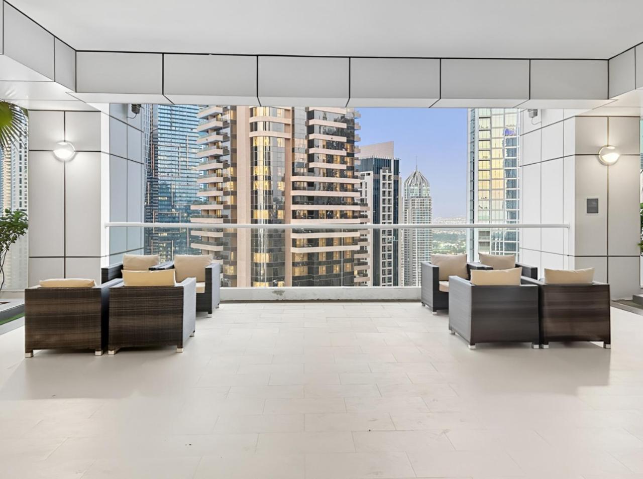 Marina 2BR with 31st-Floor Ocean View