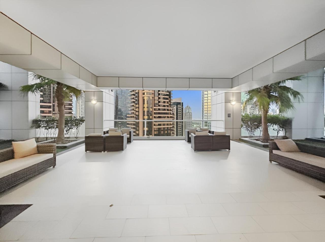 Marina 2BR with 31st-Floor Ocean View