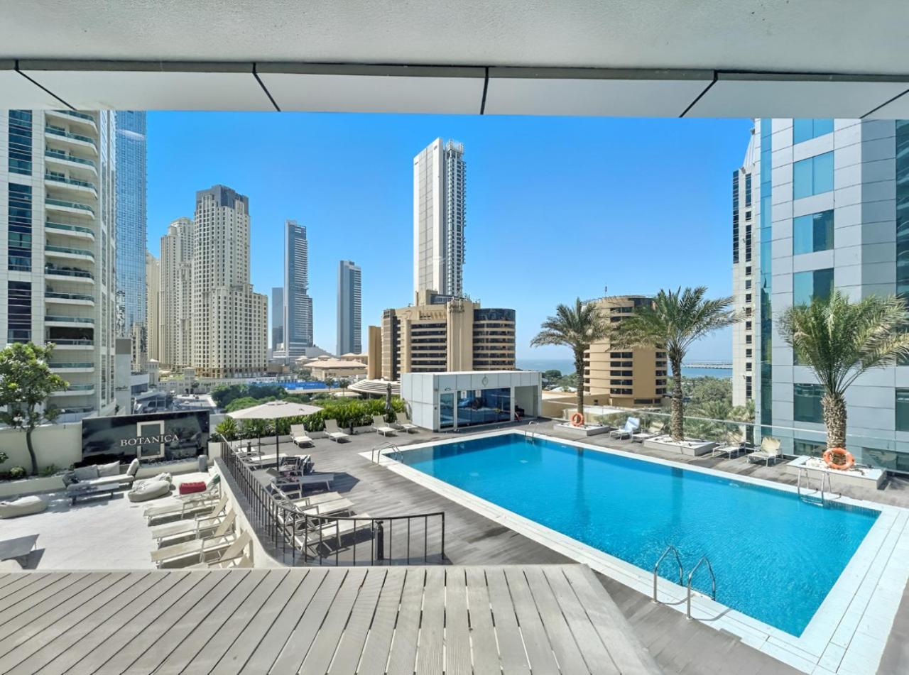 Marina 2BR with 31st-Floor Ocean View