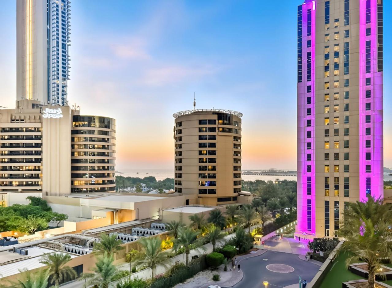 Marina 2BR with 31st-Floor Ocean View