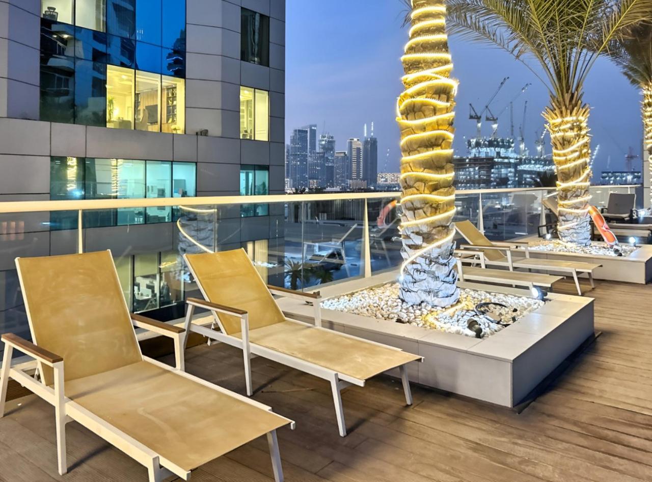 Marina 2BR with 31st-Floor Ocean View