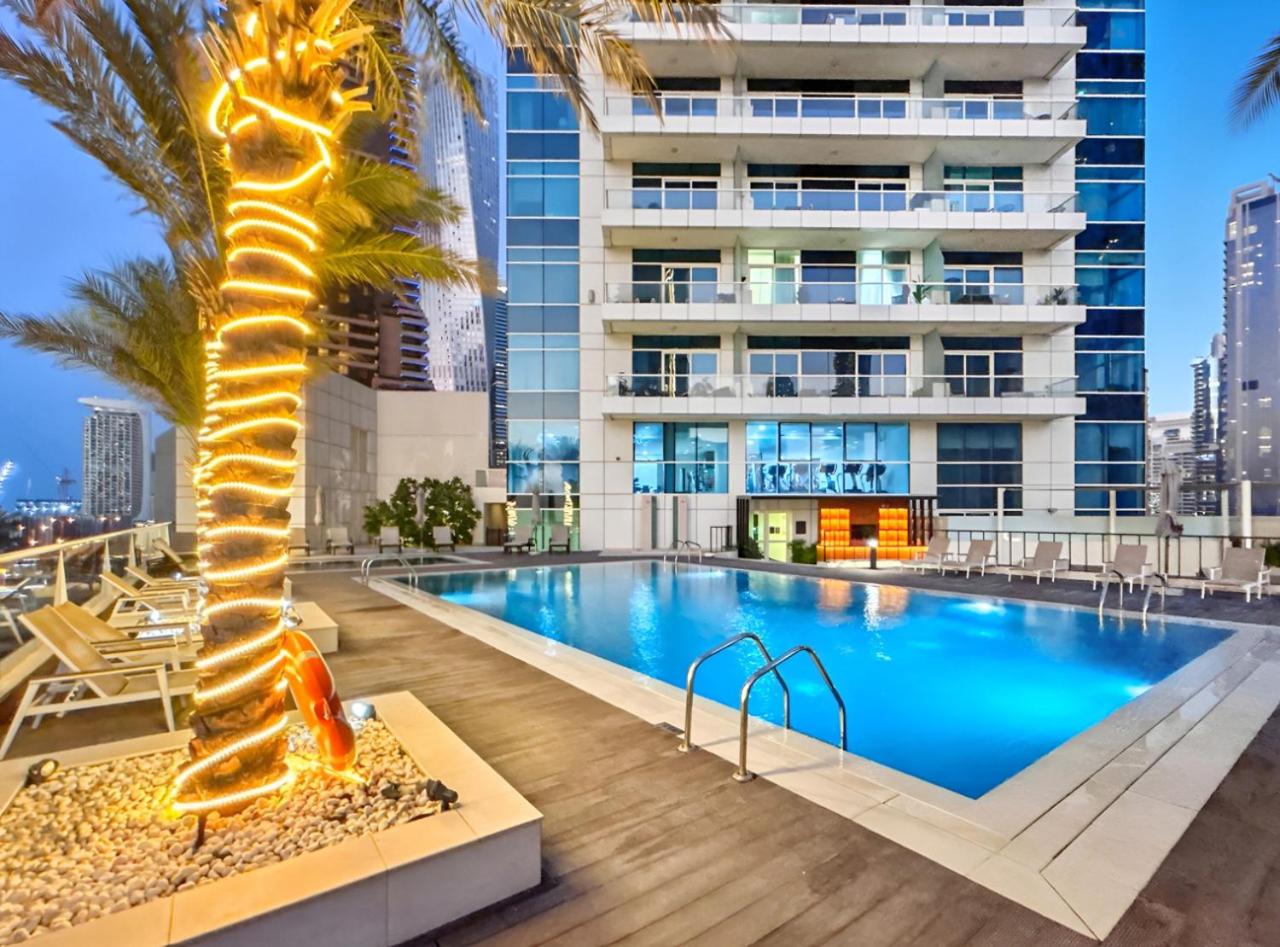 Marina 2BR with 31st-Floor Ocean View