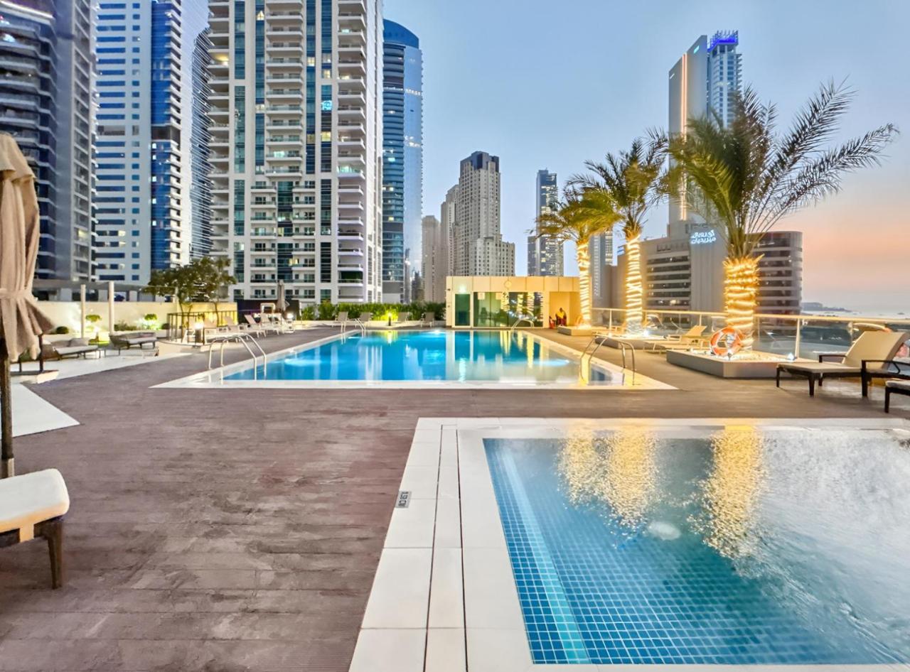 Marina 2BR with 31st-Floor Ocean View