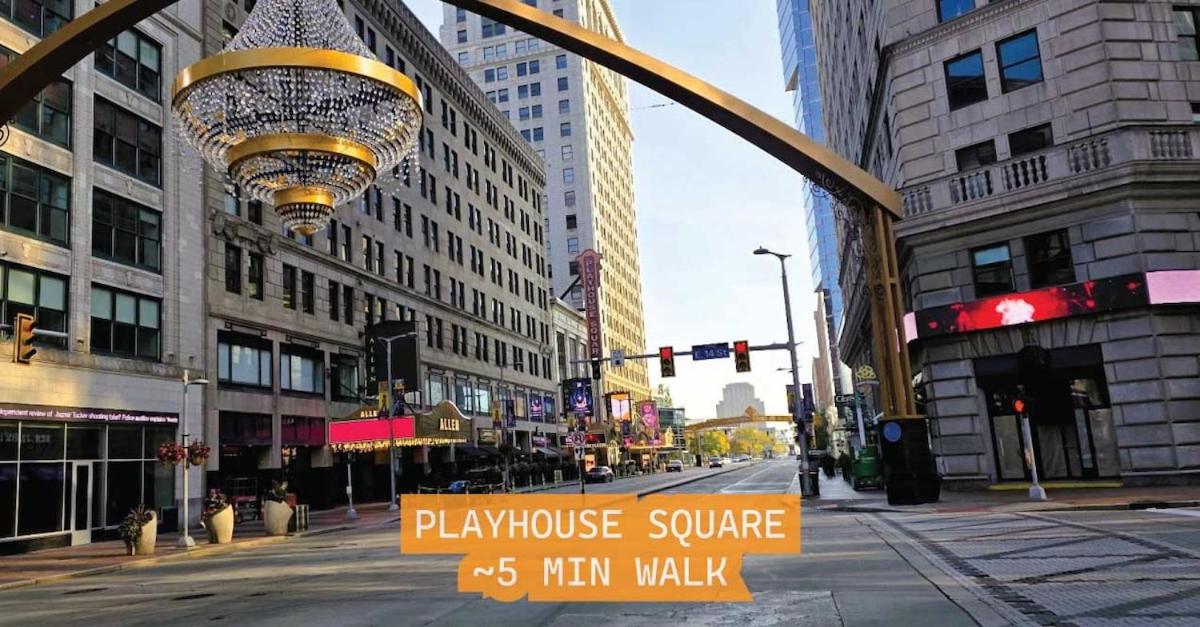 Spacious Loft with Fireplace - near CSU, Playhouse, Progressive field, R&R Hall of Fame with Gym & Sauna and Sleeps 12