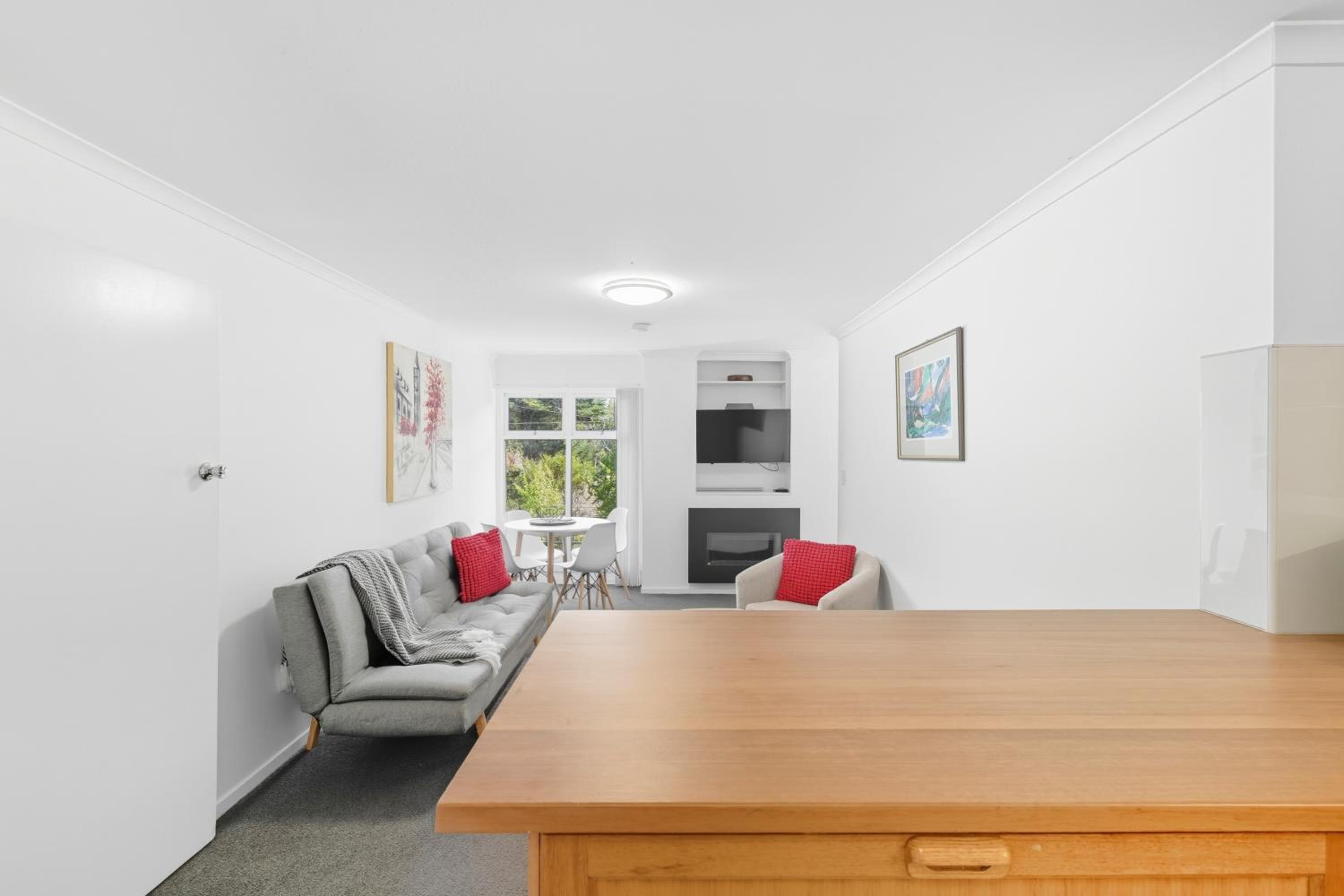 Charming Maning Ave - 2 Bedroom Unit in Sandy Bay