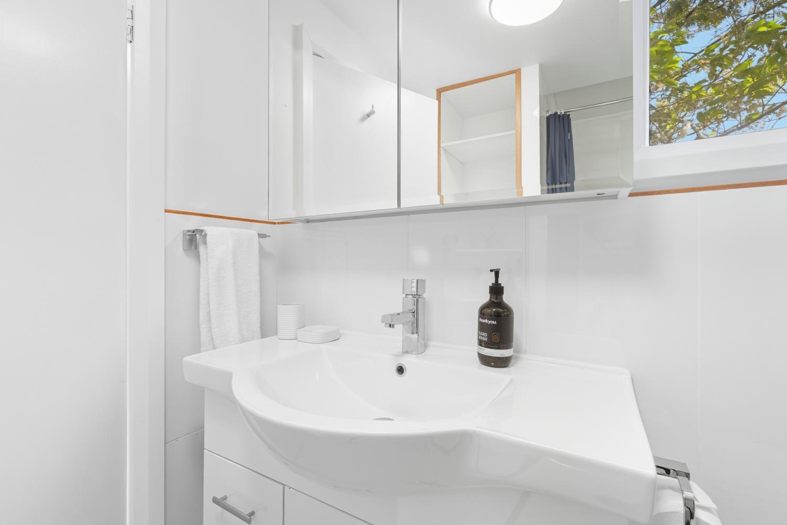 Charming Maning Ave - 2 Bedroom Unit in Sandy Bay