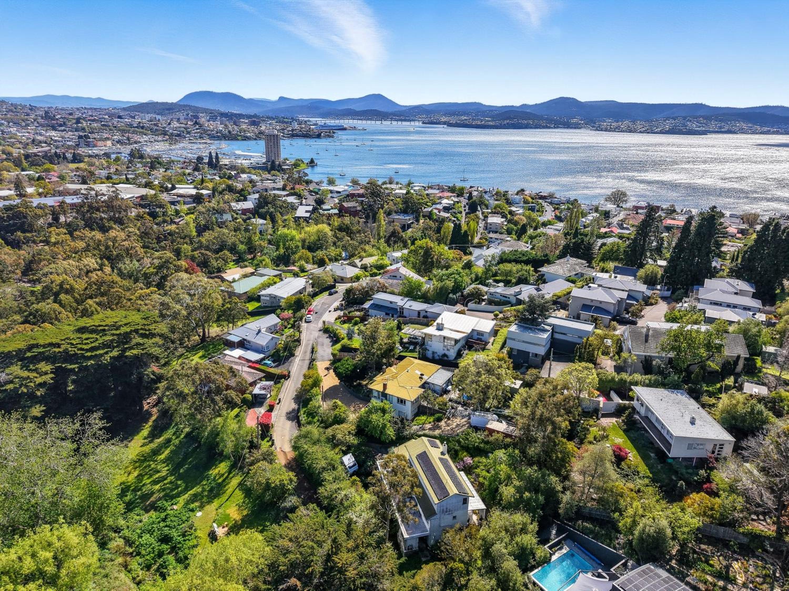 Charming Maning Ave - 2 Bedroom Unit in Sandy Bay