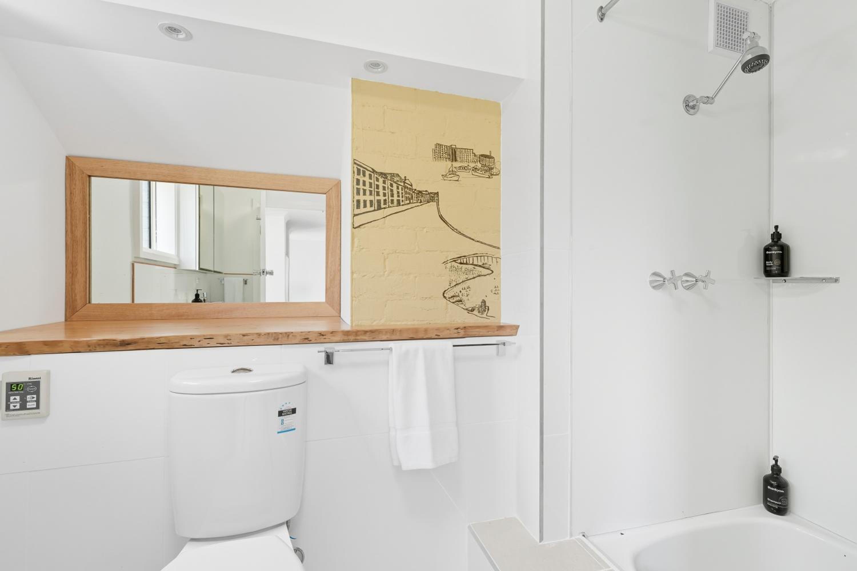 Charming Maning Ave - 2 Bedroom Unit in Sandy Bay