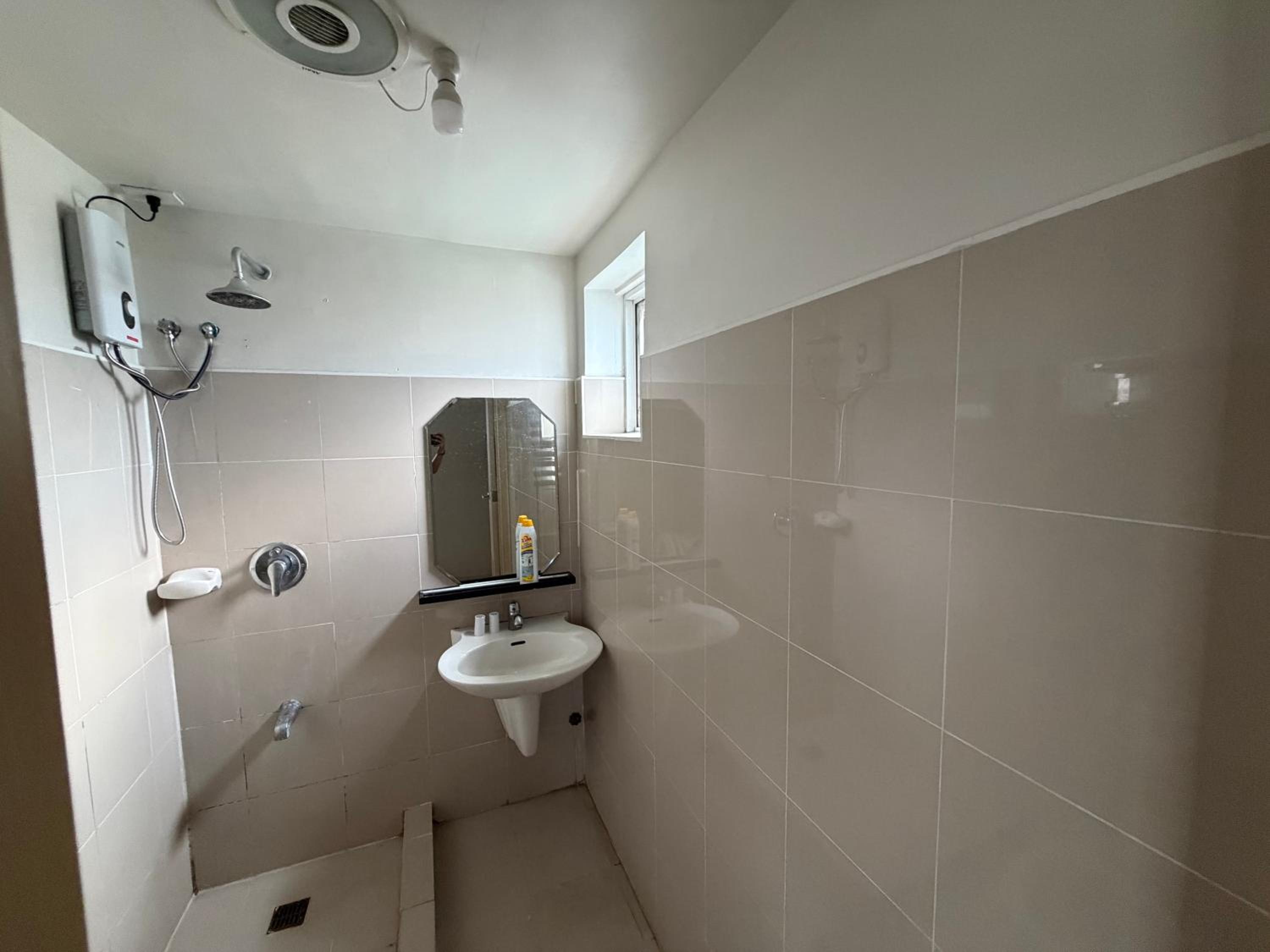 Staycation big room sm north grass residences 2 bed