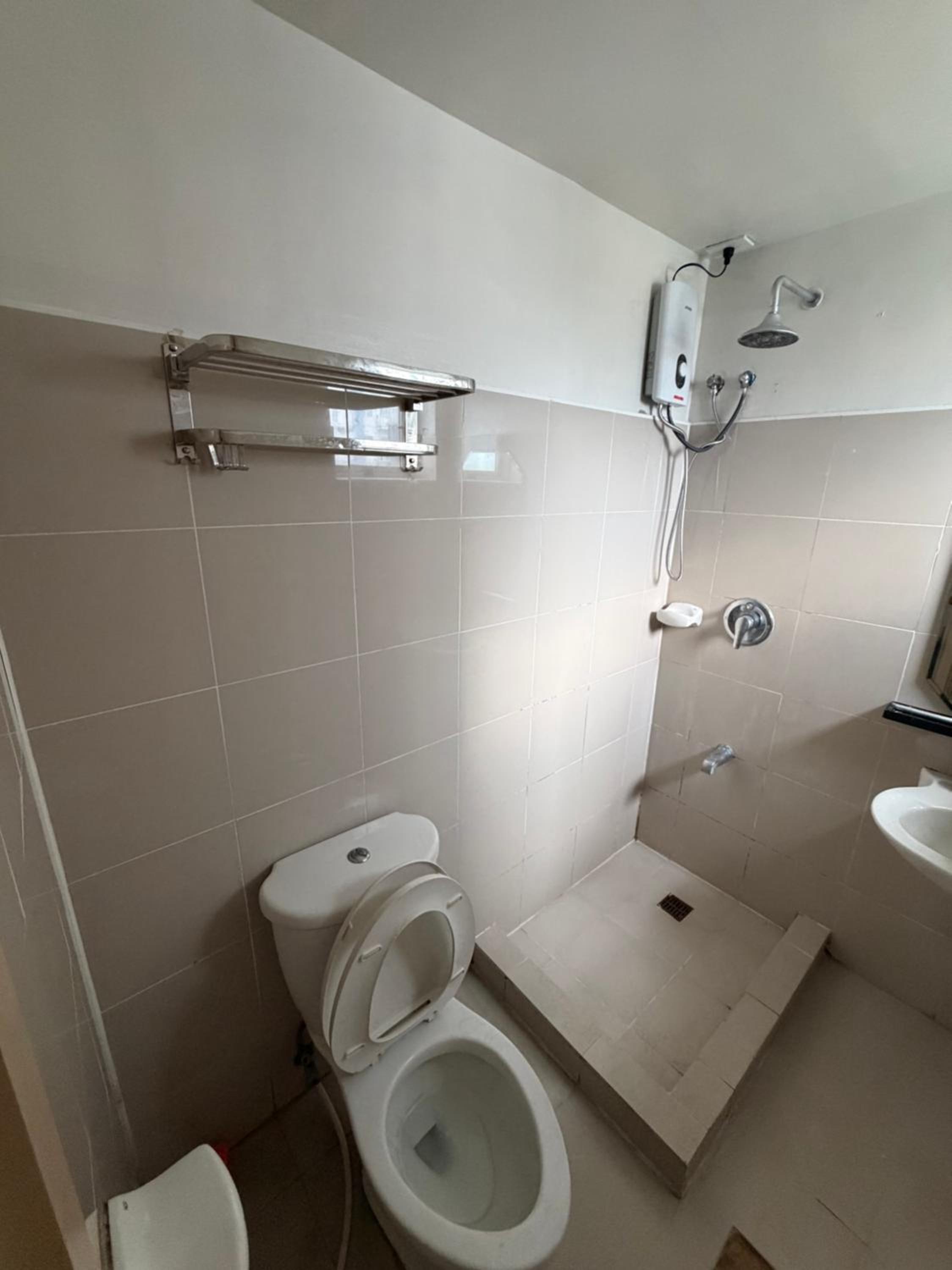 Staycation big room sm north grass residences 2 bed