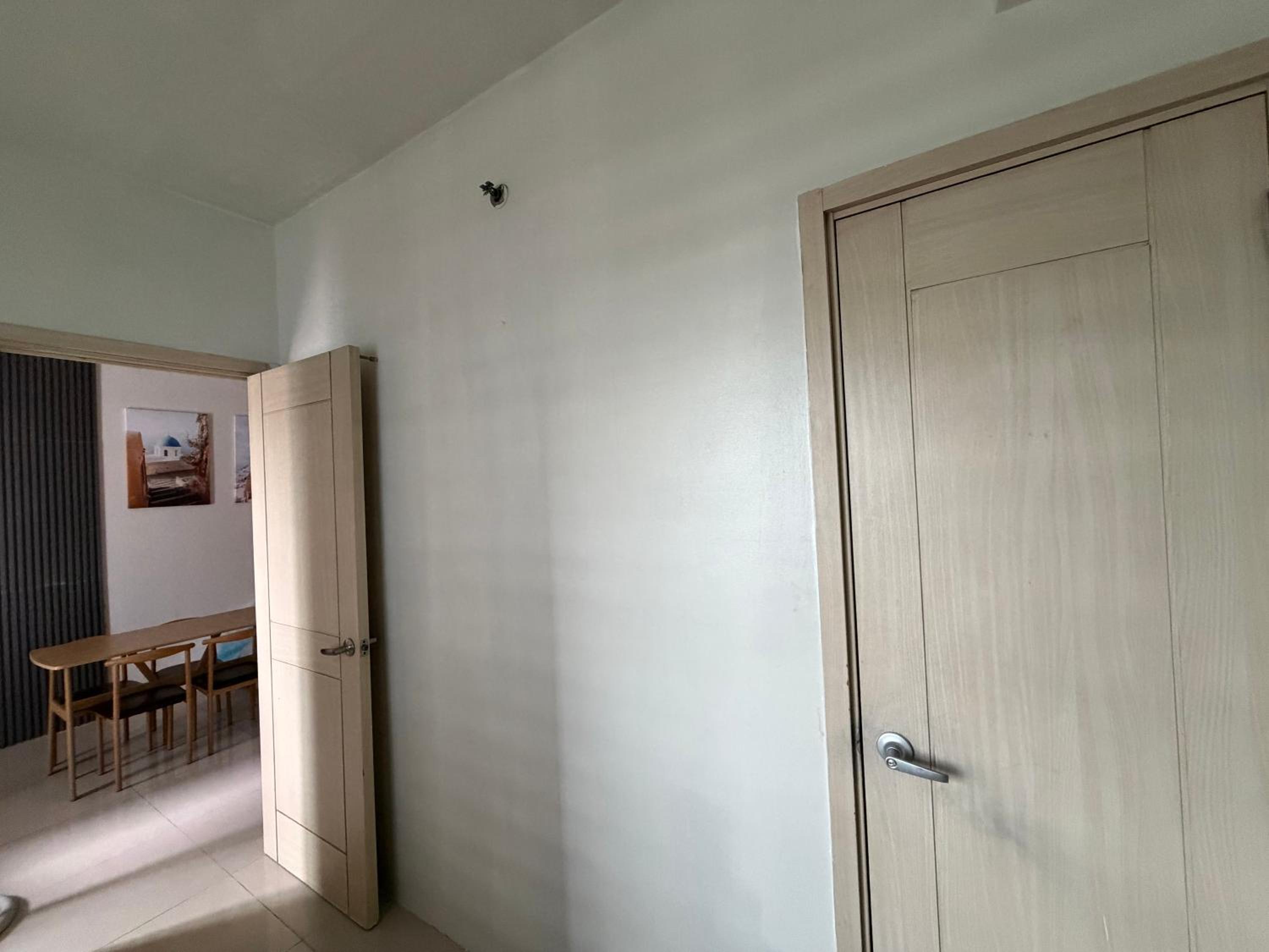 Staycation big room sm north grass residences 2 bed