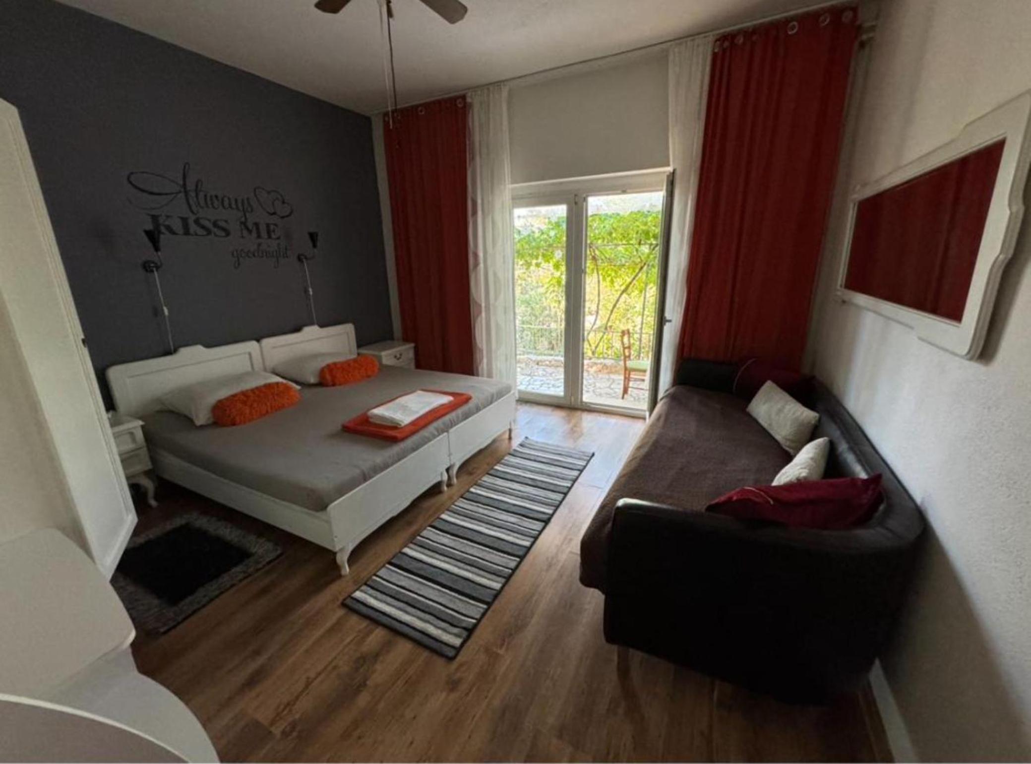 Duga House