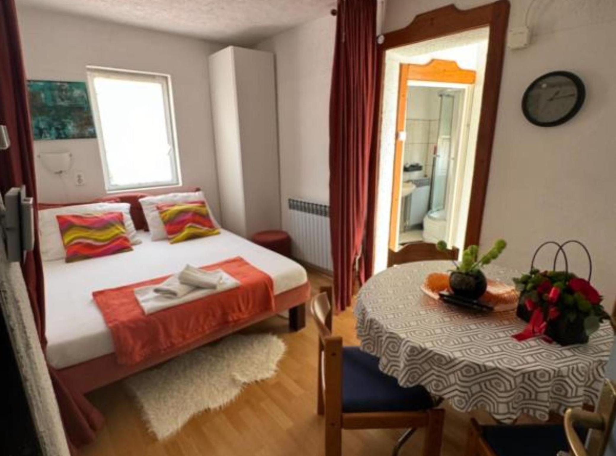 Duga House