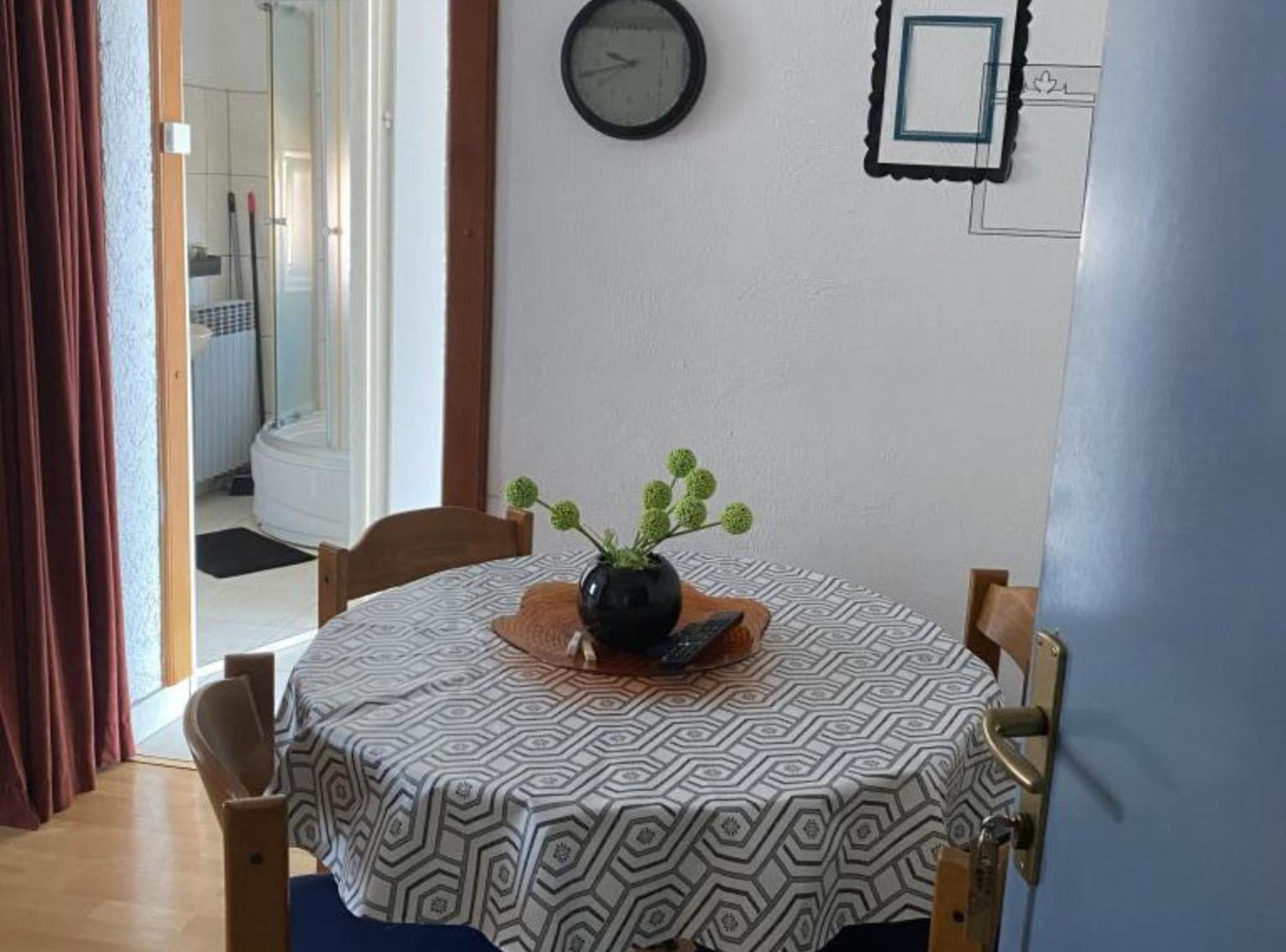 Duga House