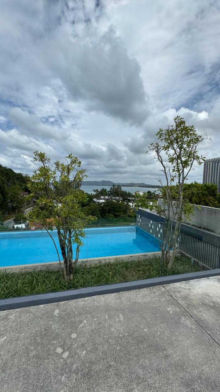 Aristo 2 Condo with a sea view