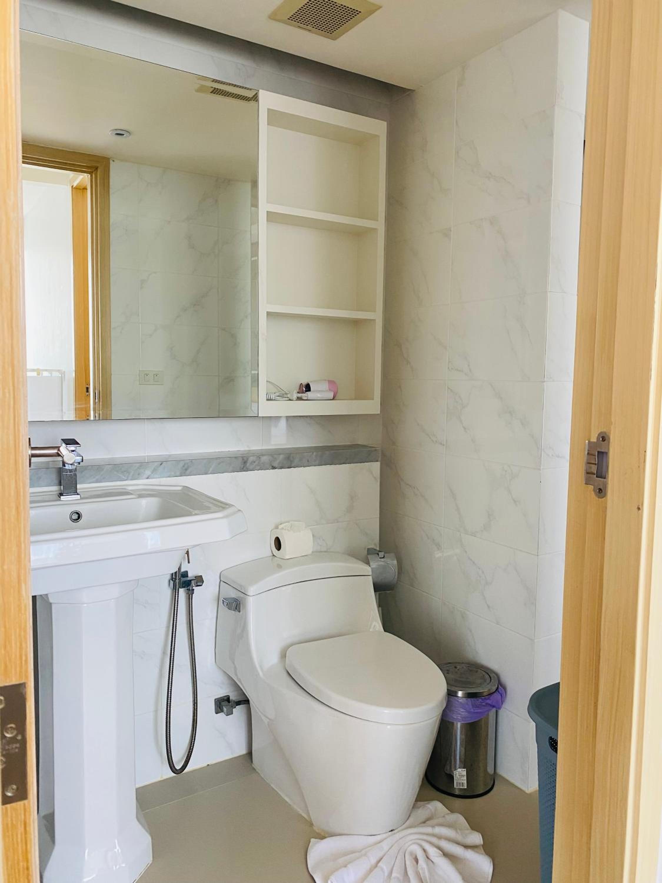 Aristo 2 Condo with a sea view