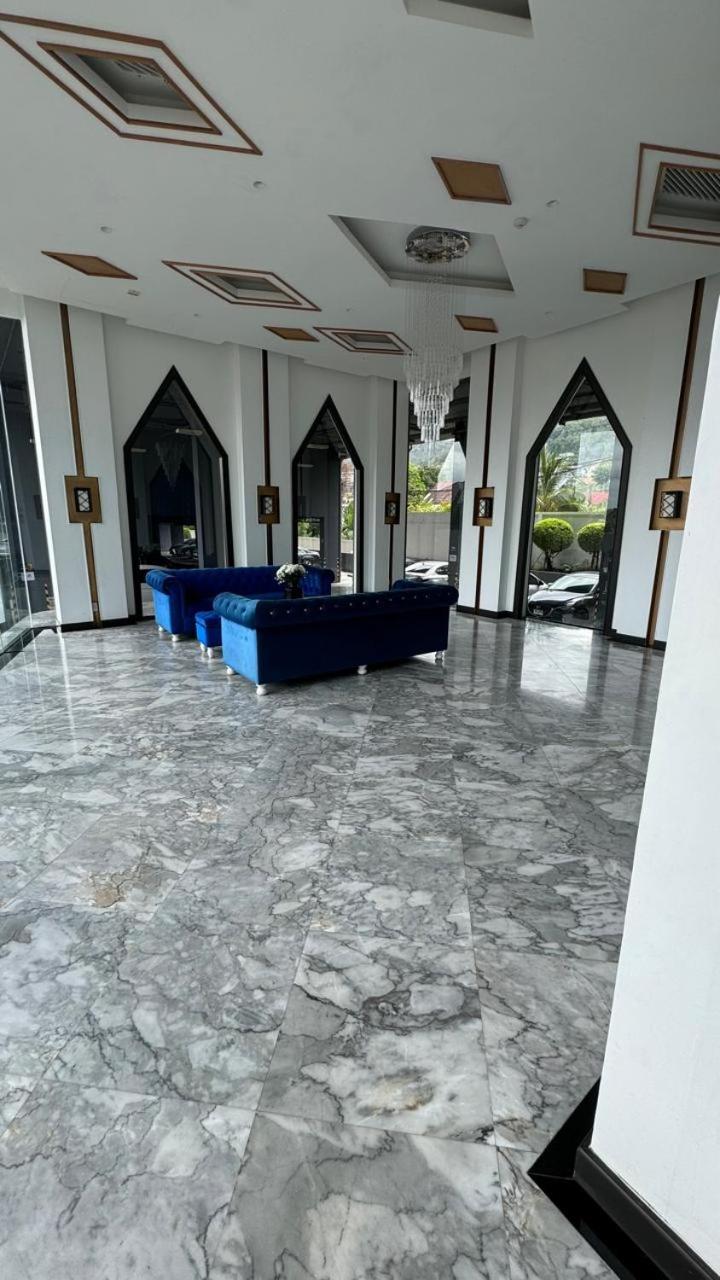 Aristo 2 Condo with a sea view