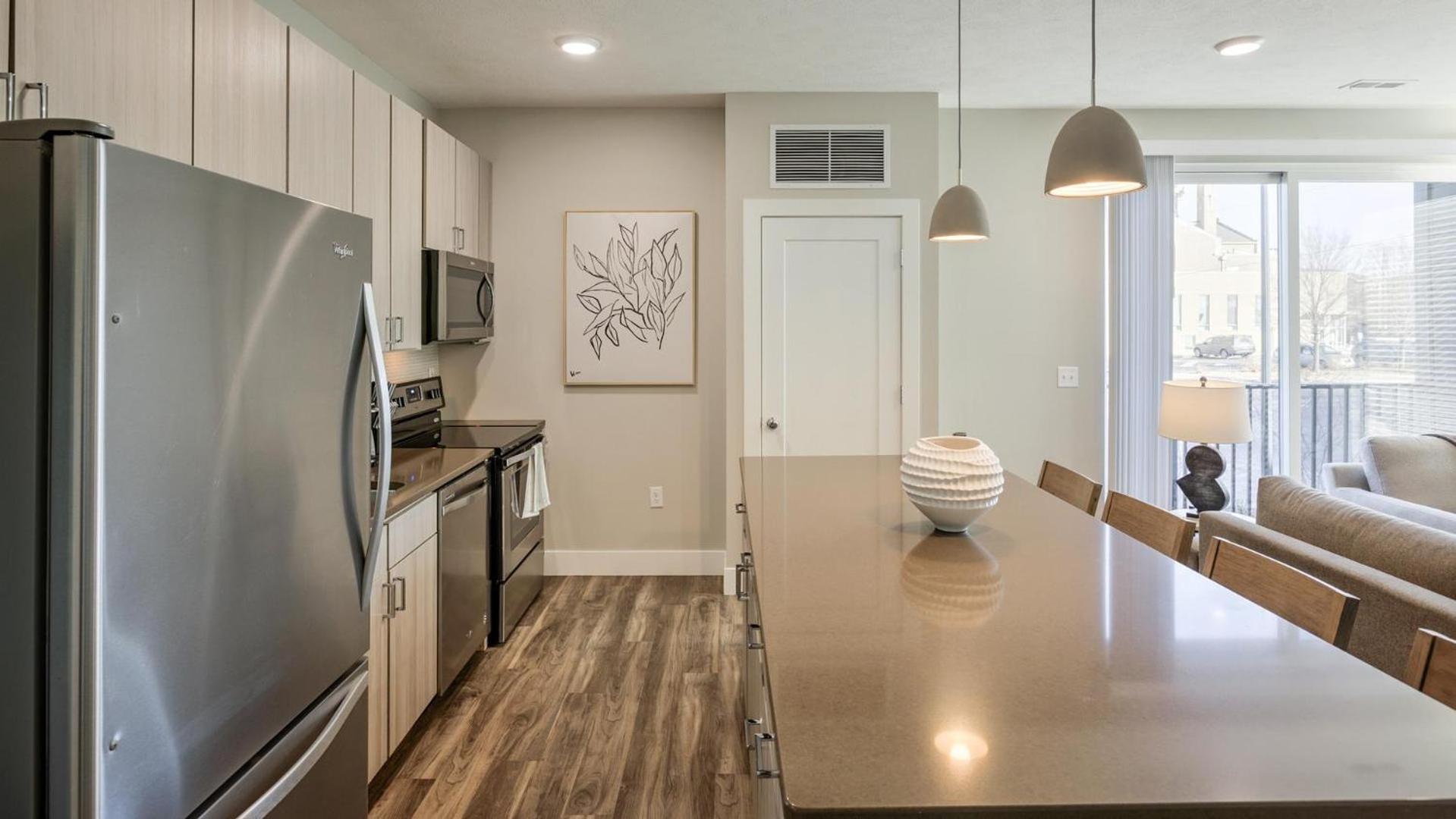 Landing Stylish 1BD Gym