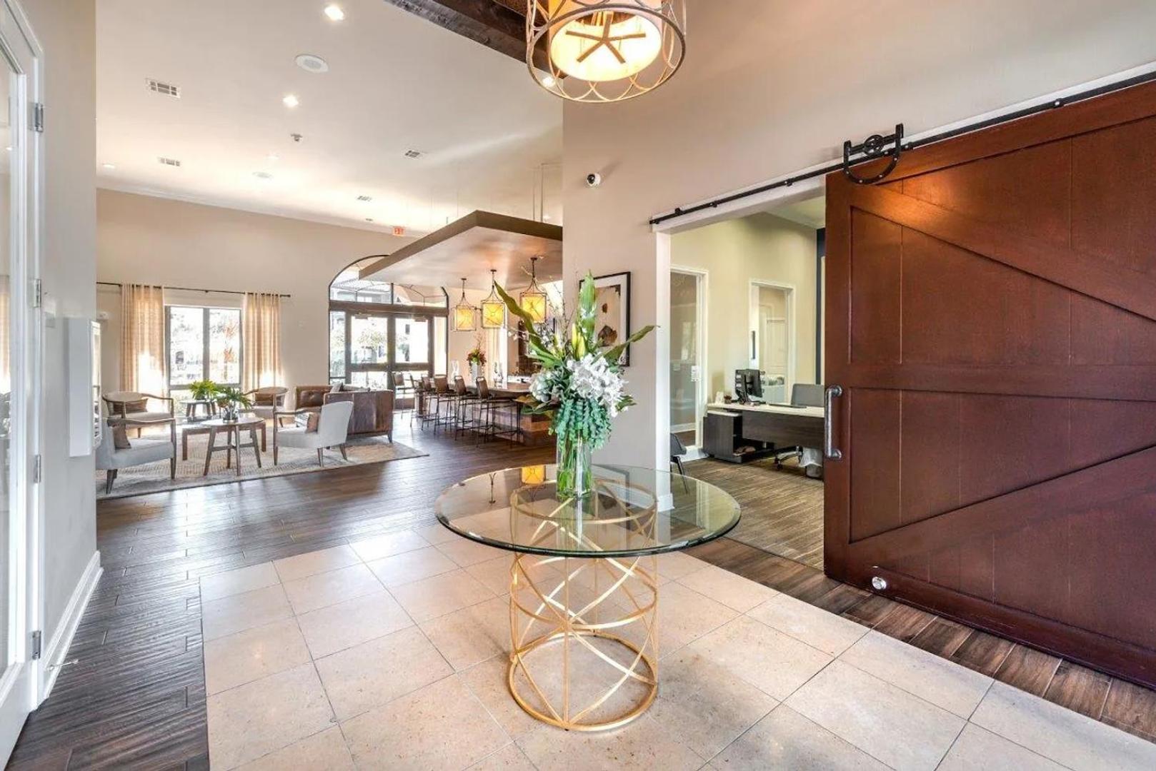 Landing Stylish 1BD Gym