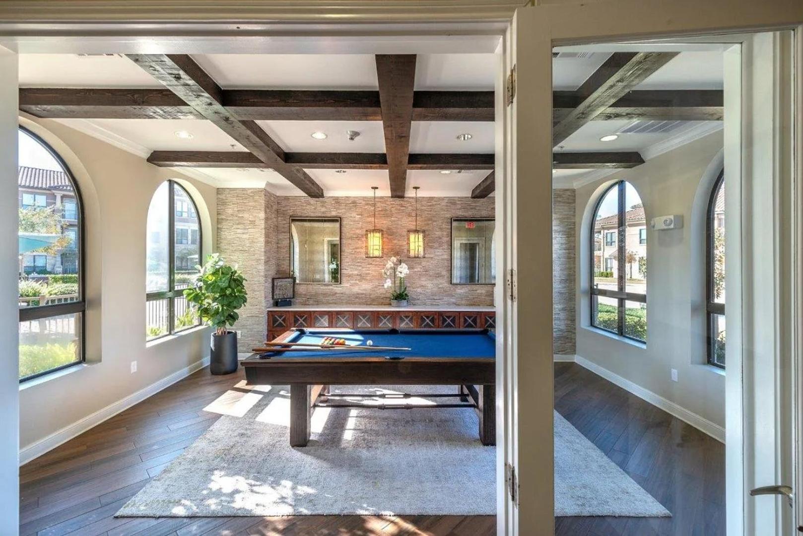Landing Stylish 1BD Gym