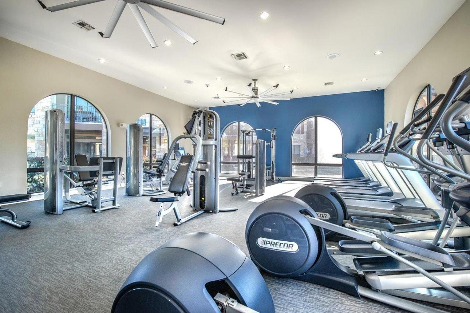 Landing Stylish 1BD Gym