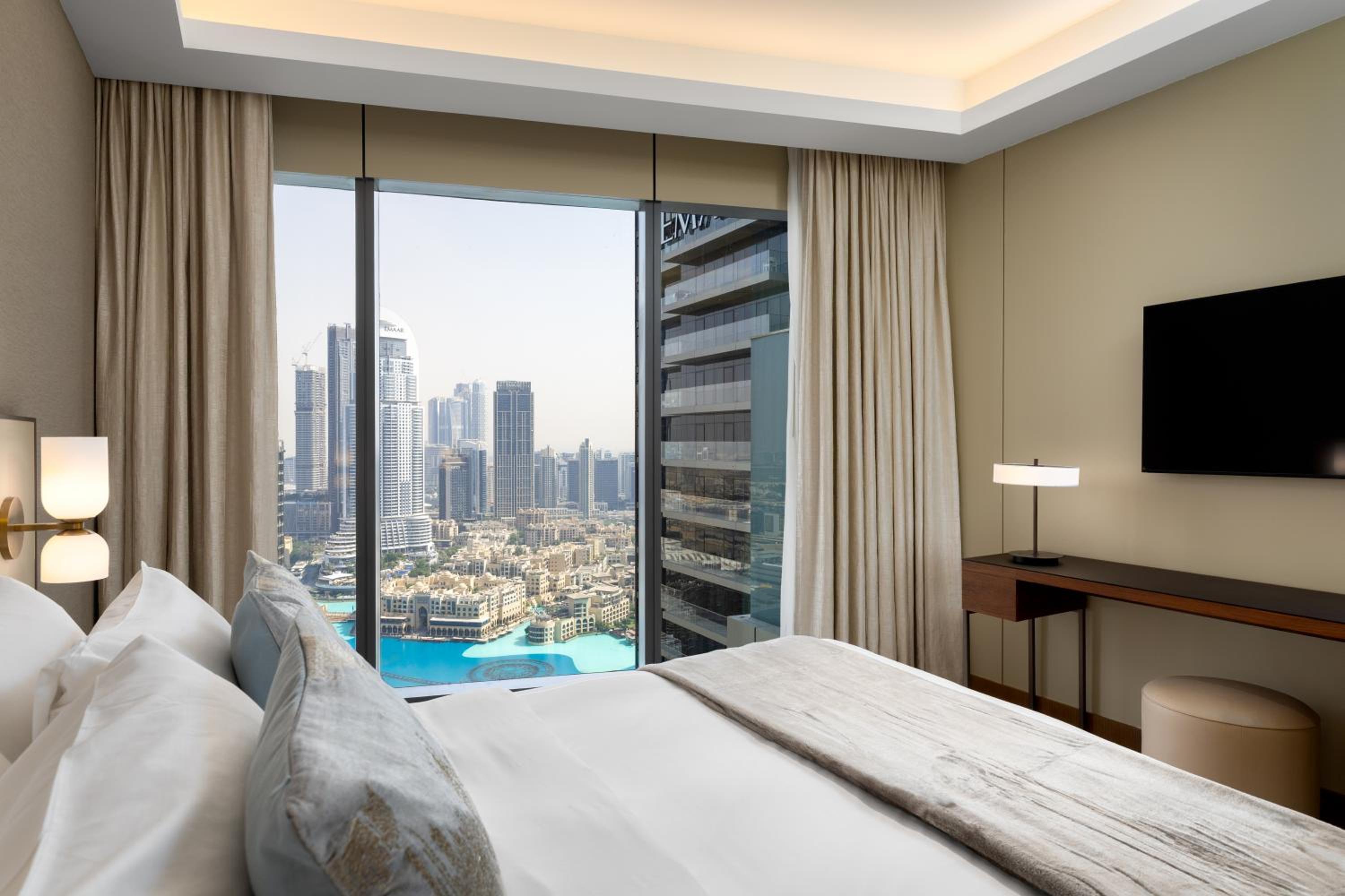Maison Privee - Fabulous Apt with Sensational Burj Khalifa Views