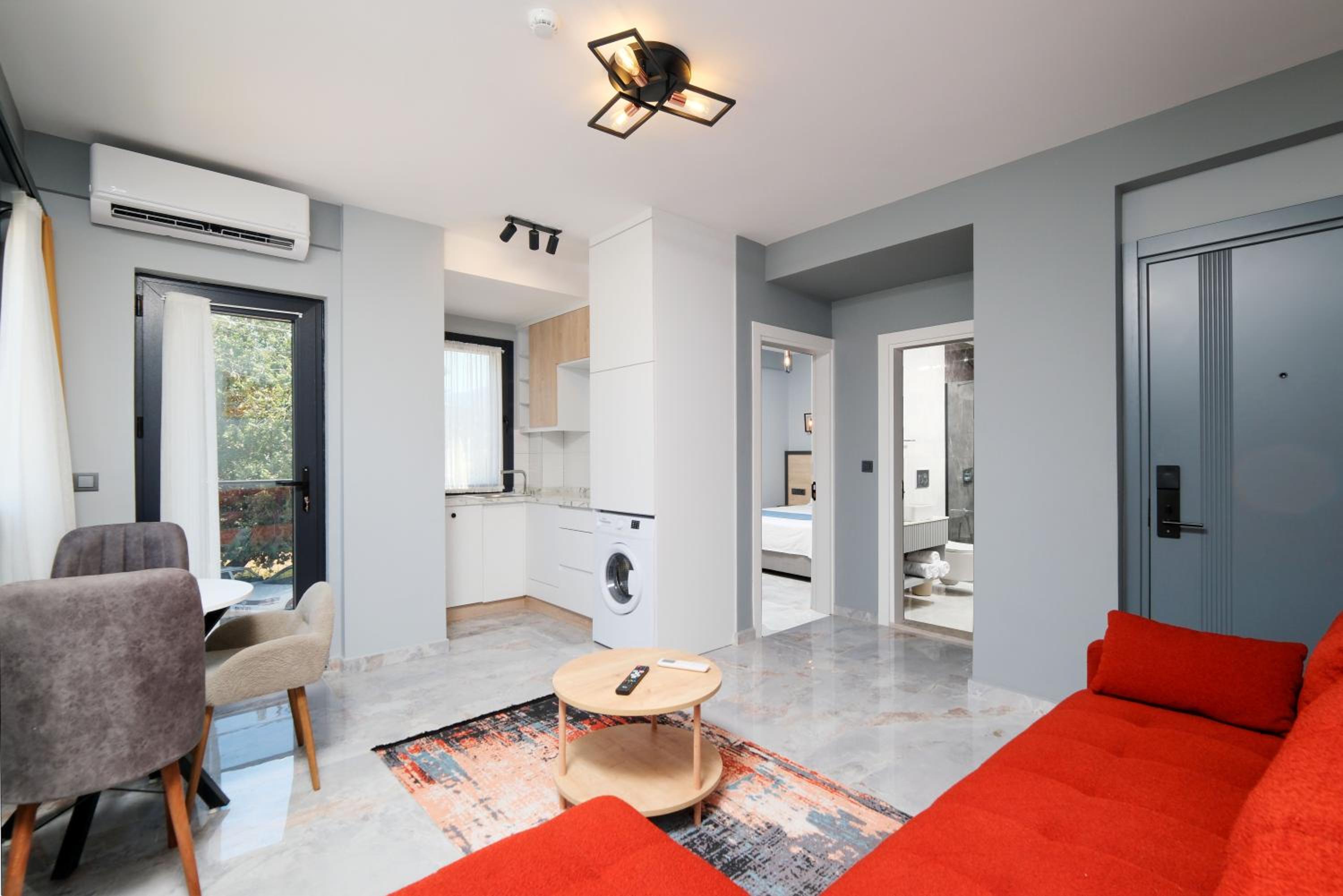 Q'in HOMES