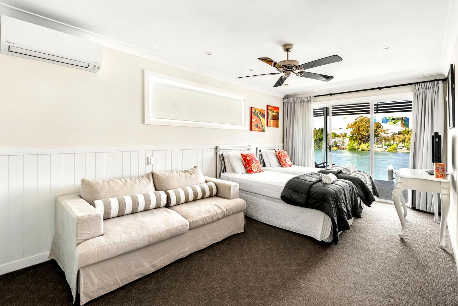 Surfers Paradise Escape - Huge Heated Pool