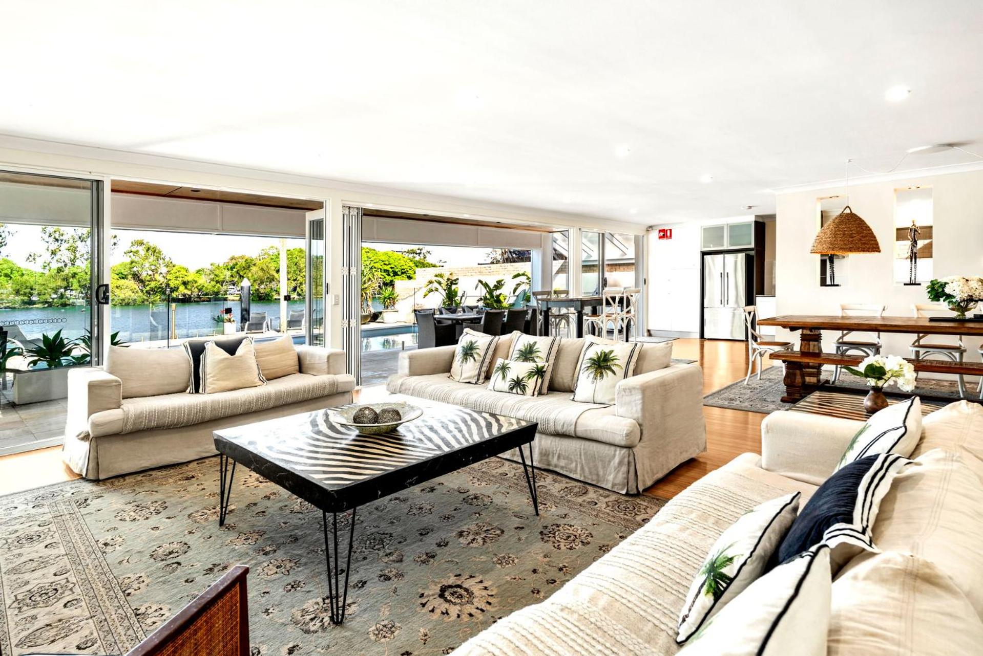 Surfers Paradise Escape - Huge Heated Pool