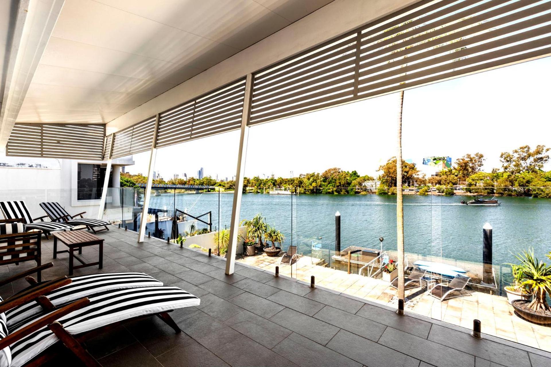 Surfers Paradise Escape - Huge Heated Pool
