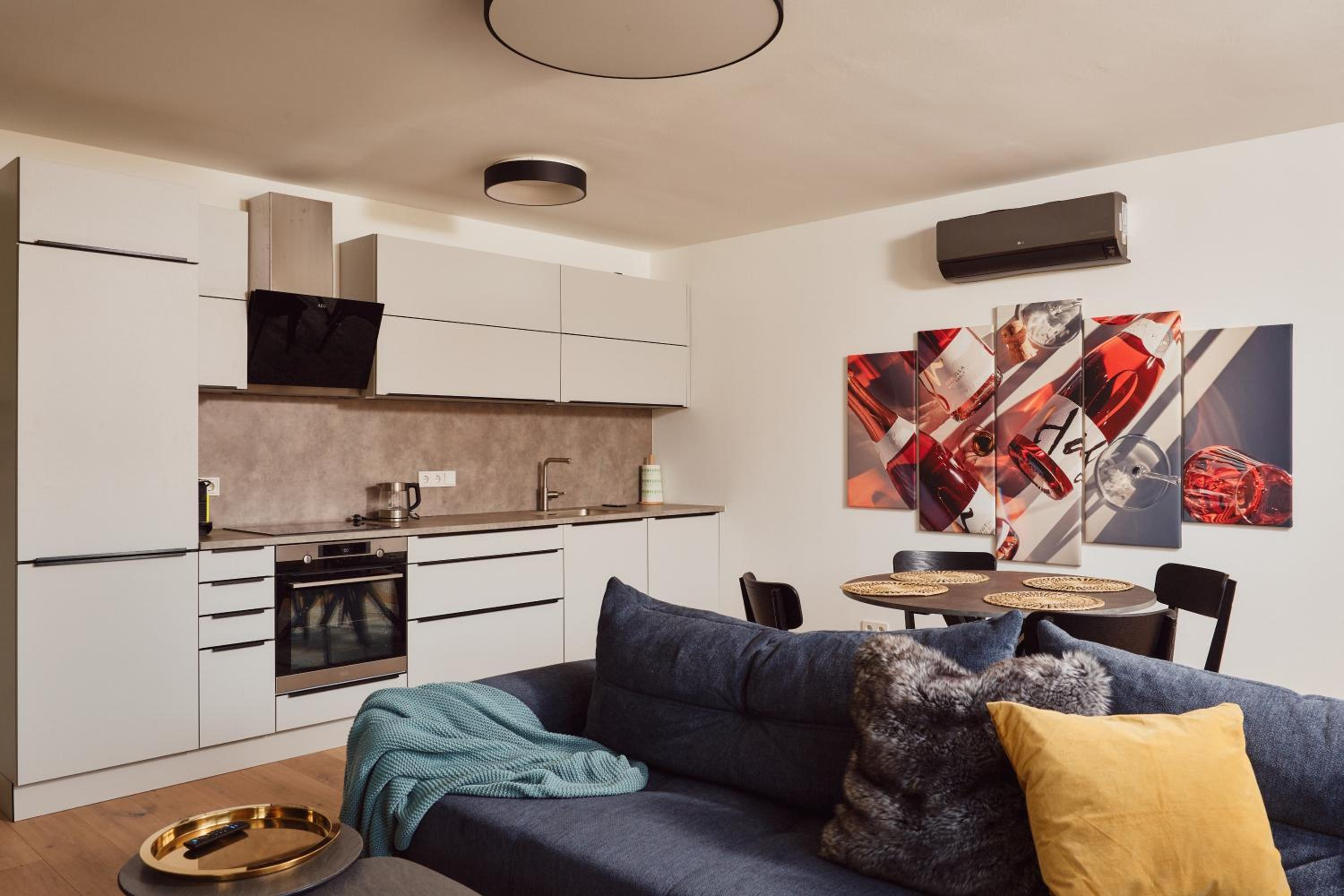 Premium Apartment near TrippleTower close to Central Wien 24h Checkin