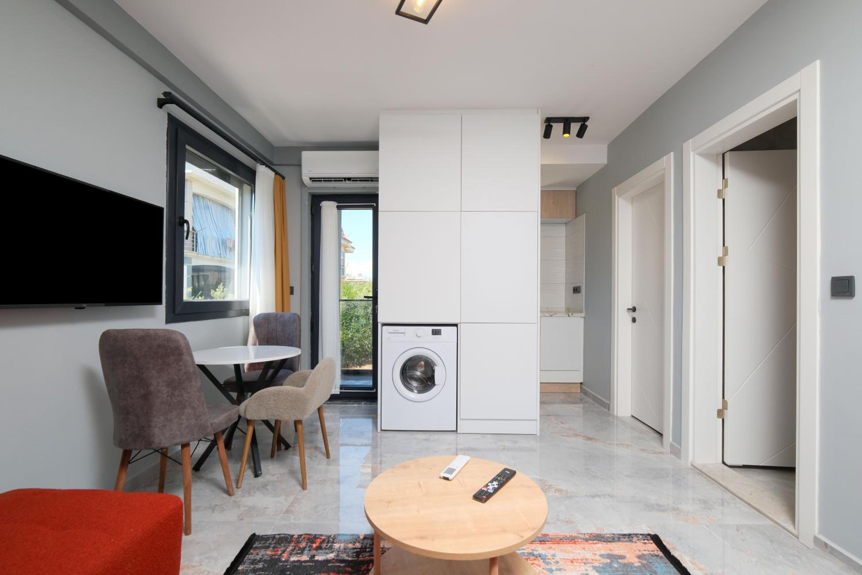Q'in HOMES