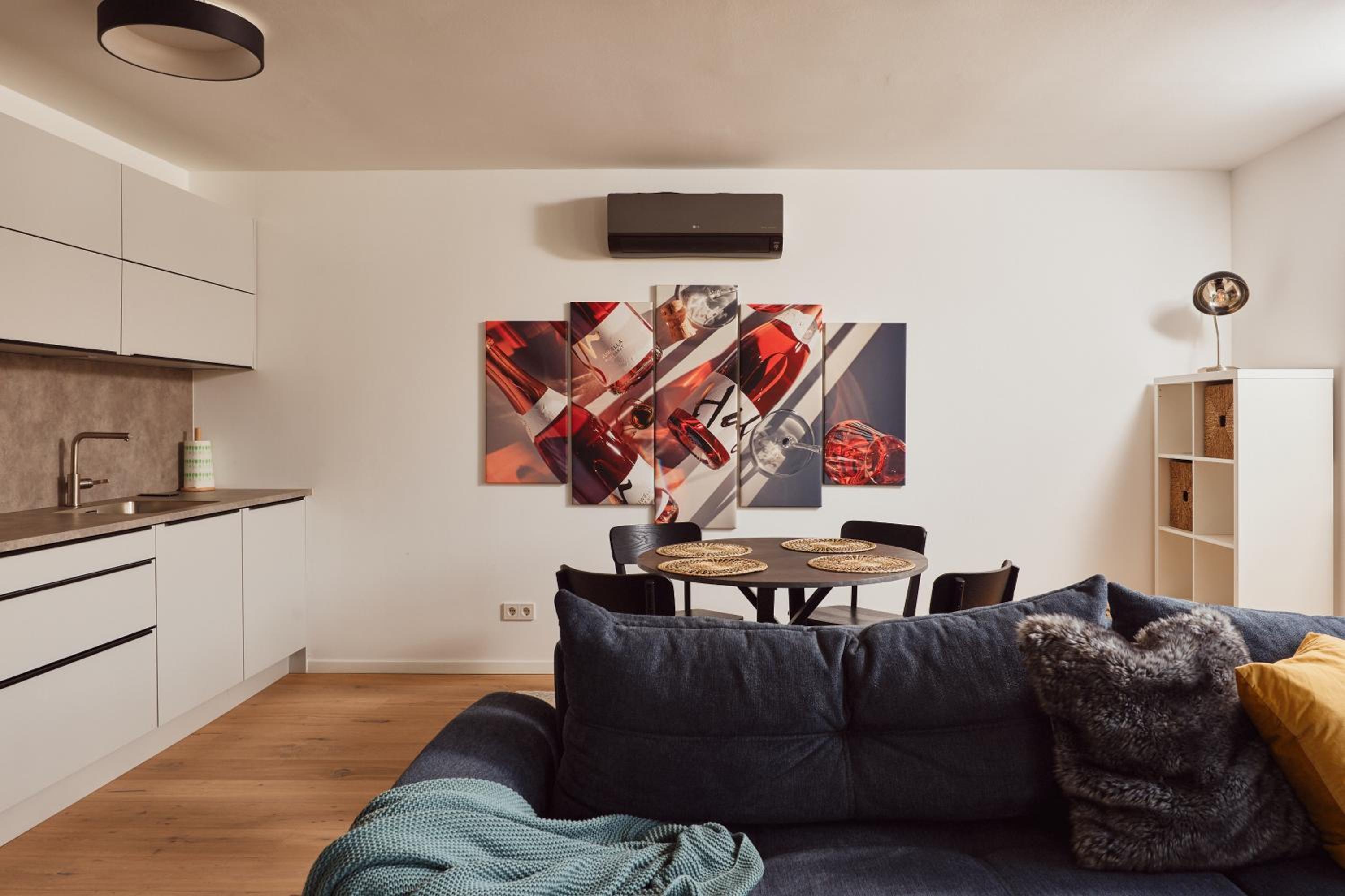 Premium Apartment near TrippleTower close to Central Wien 24h Checkin