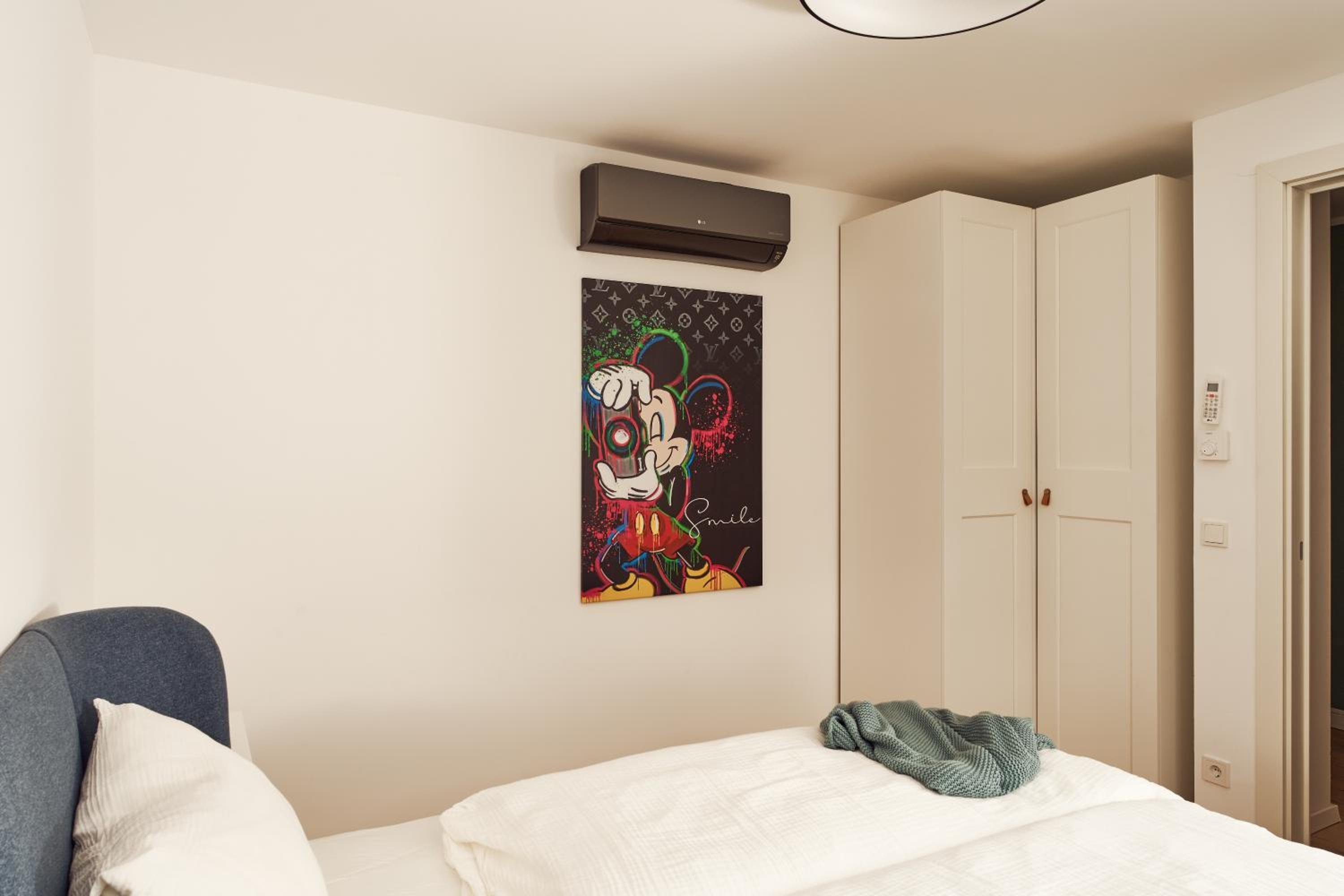 Premium Apartment near TrippleTower close to Central Wien 24h Checkin