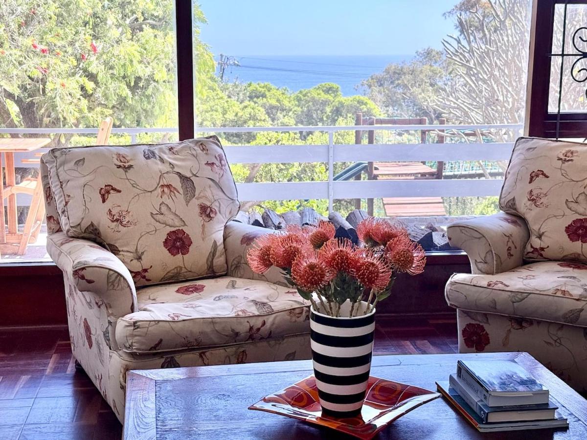 Camps Bay Family home with Sea View and Big Garden, Pets Welcome
