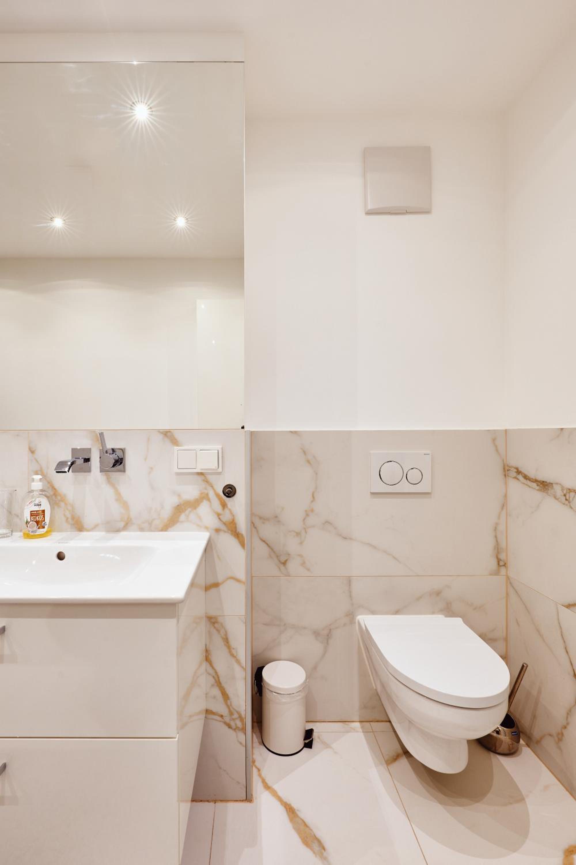 Premium Apartment near TrippleTower close to Central Wien 24h Checkin