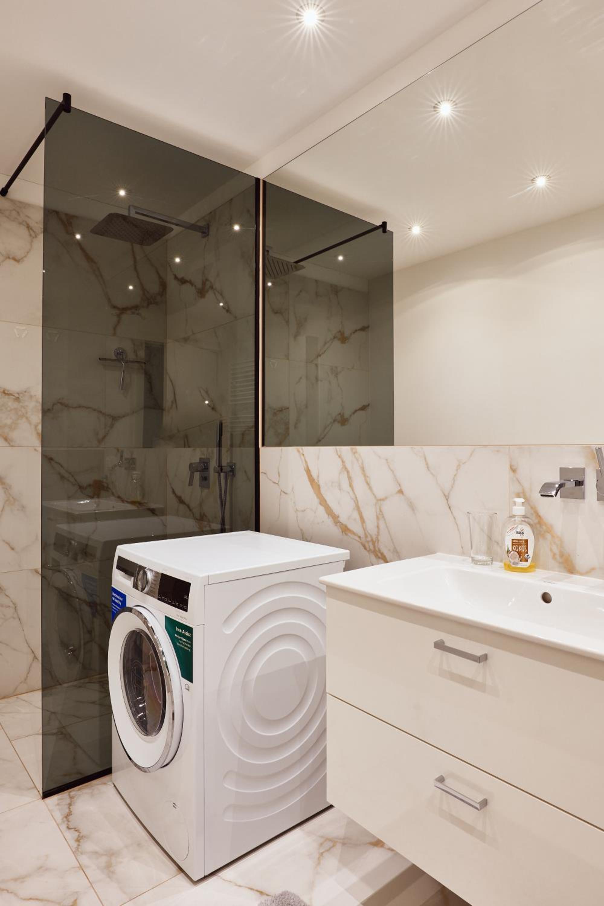 Premium Apartment near TrippleTower close to Central Wien 24h Checkin