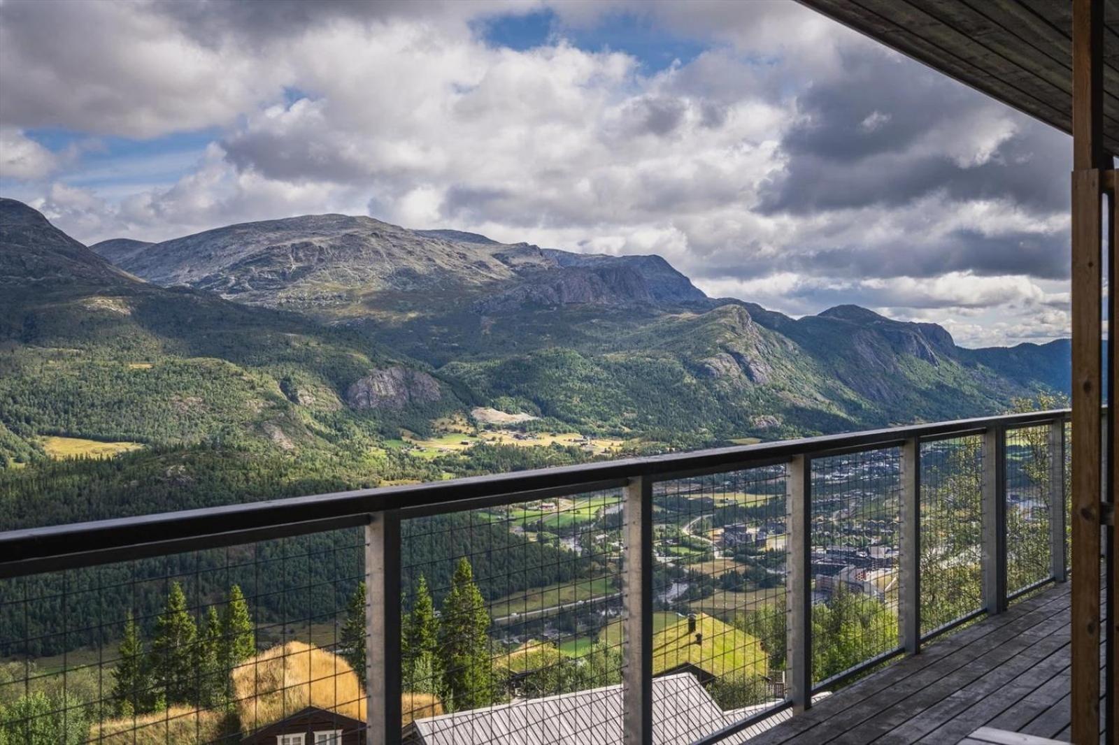 Ski in-Ski out with Sauna and Modern Mountain Comfort